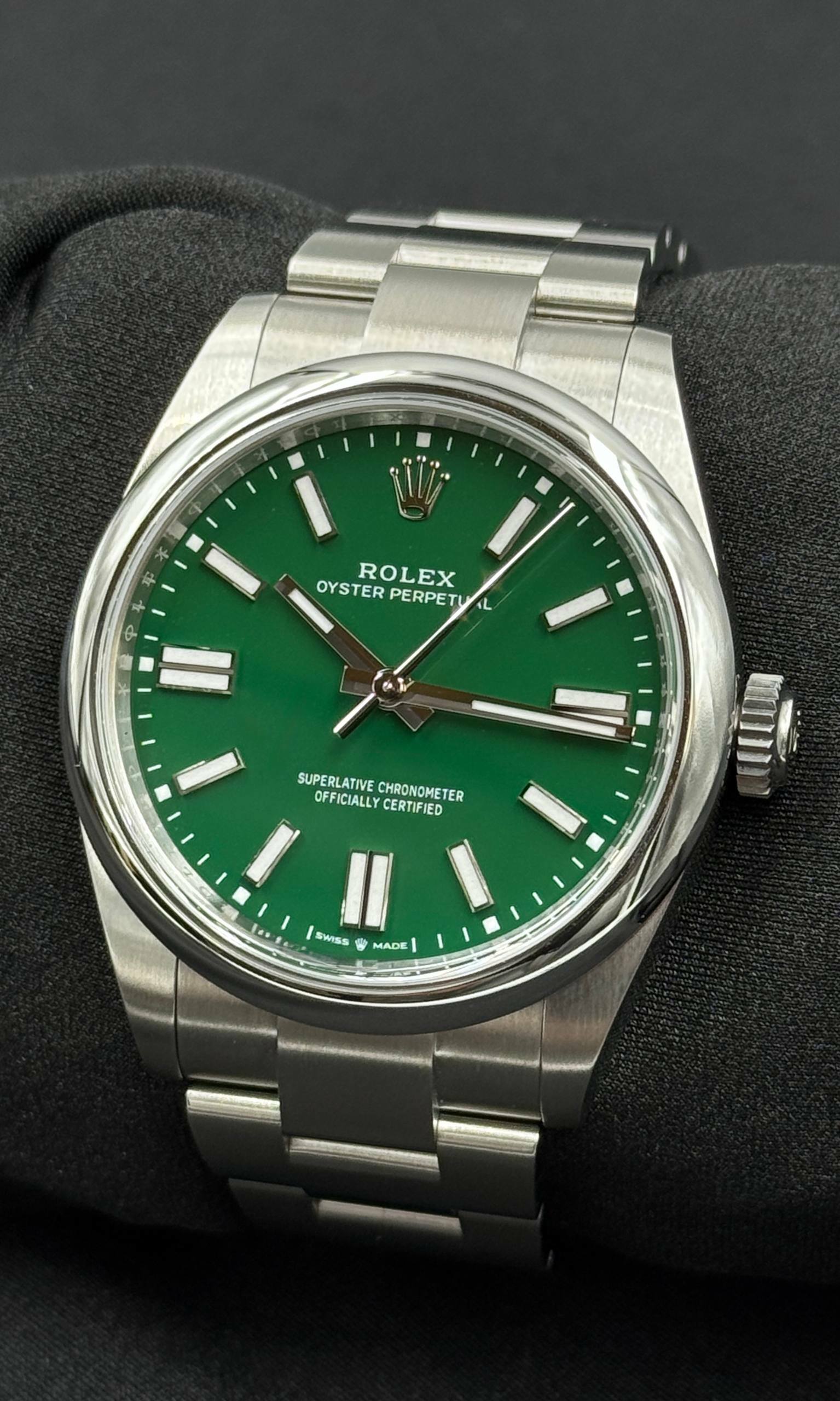 Rolex Oyster Perpetual 41 GREEN lotto 39051